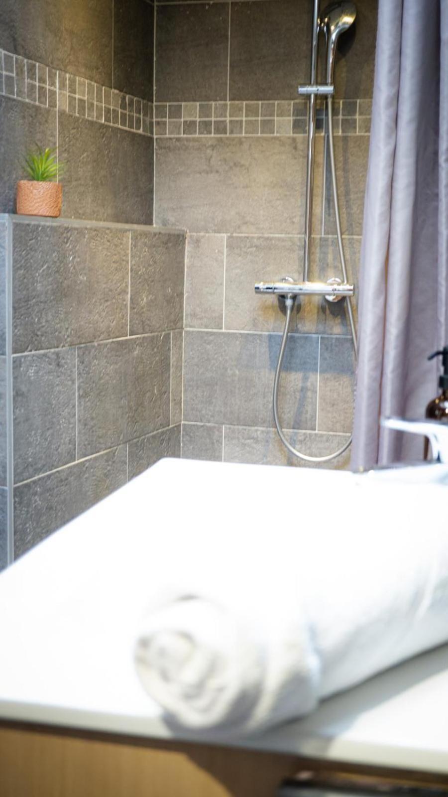 Suit'Home Commerce Angers Esterno foto